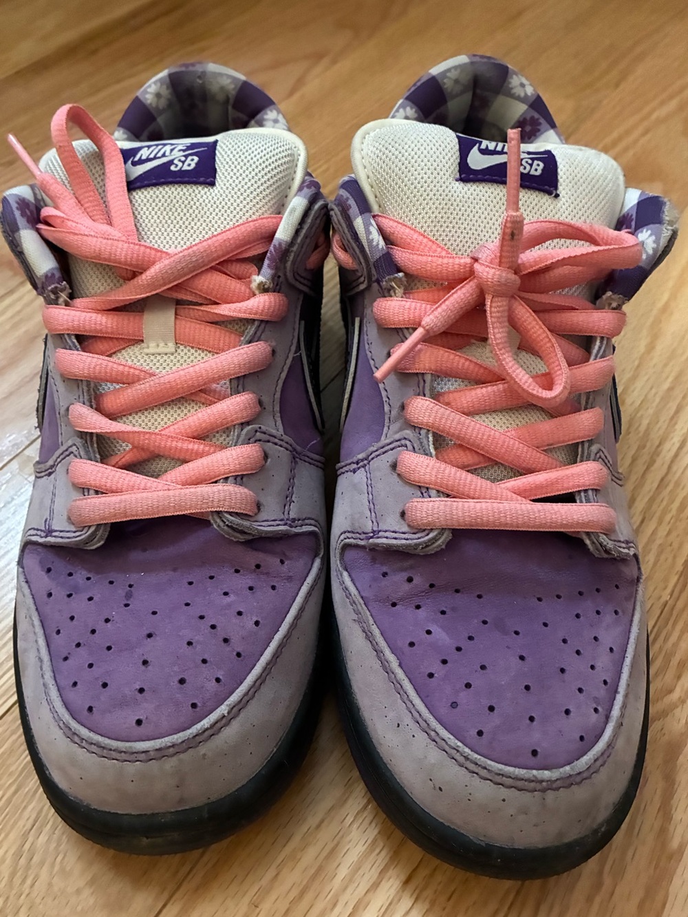 Nike SB Purple and Pink Low-Top Skate Shoes - Picture 2 of 8